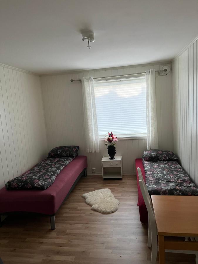 Bedroom In City Centre, No Shower Available Олесунн Екстер'єр фото